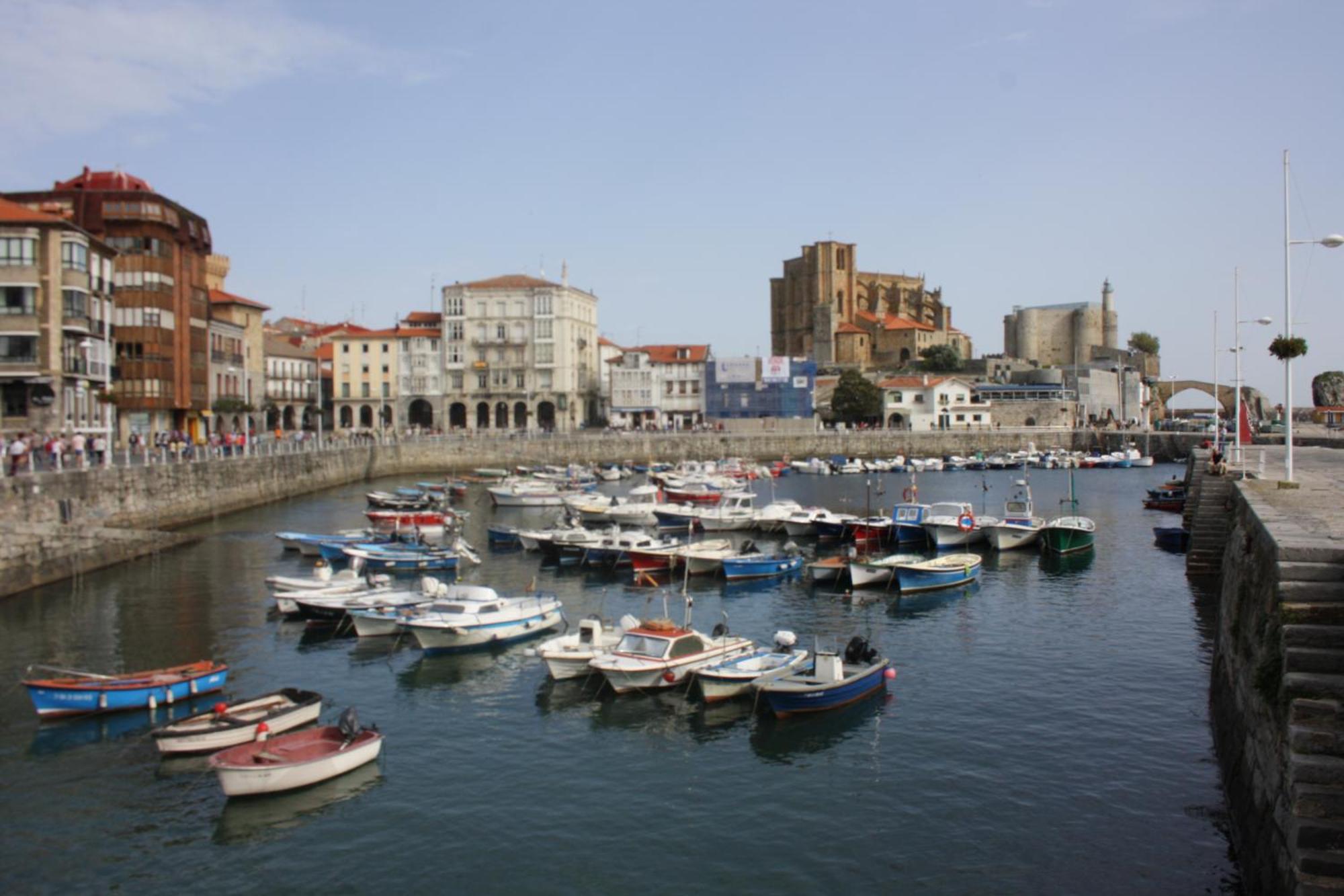 Sea Views In The Heart Of The Old Town Apartment Castro Urdiales Luaran gambar